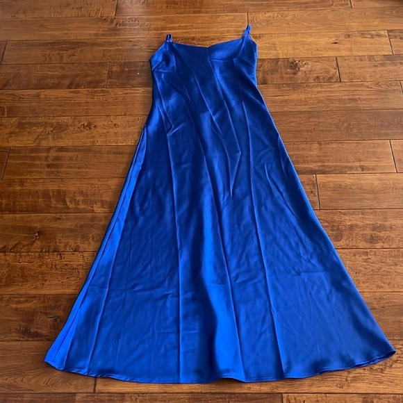 2bella Blue Dress Midi sleeveless New Without Tag - Picture 1 of 9